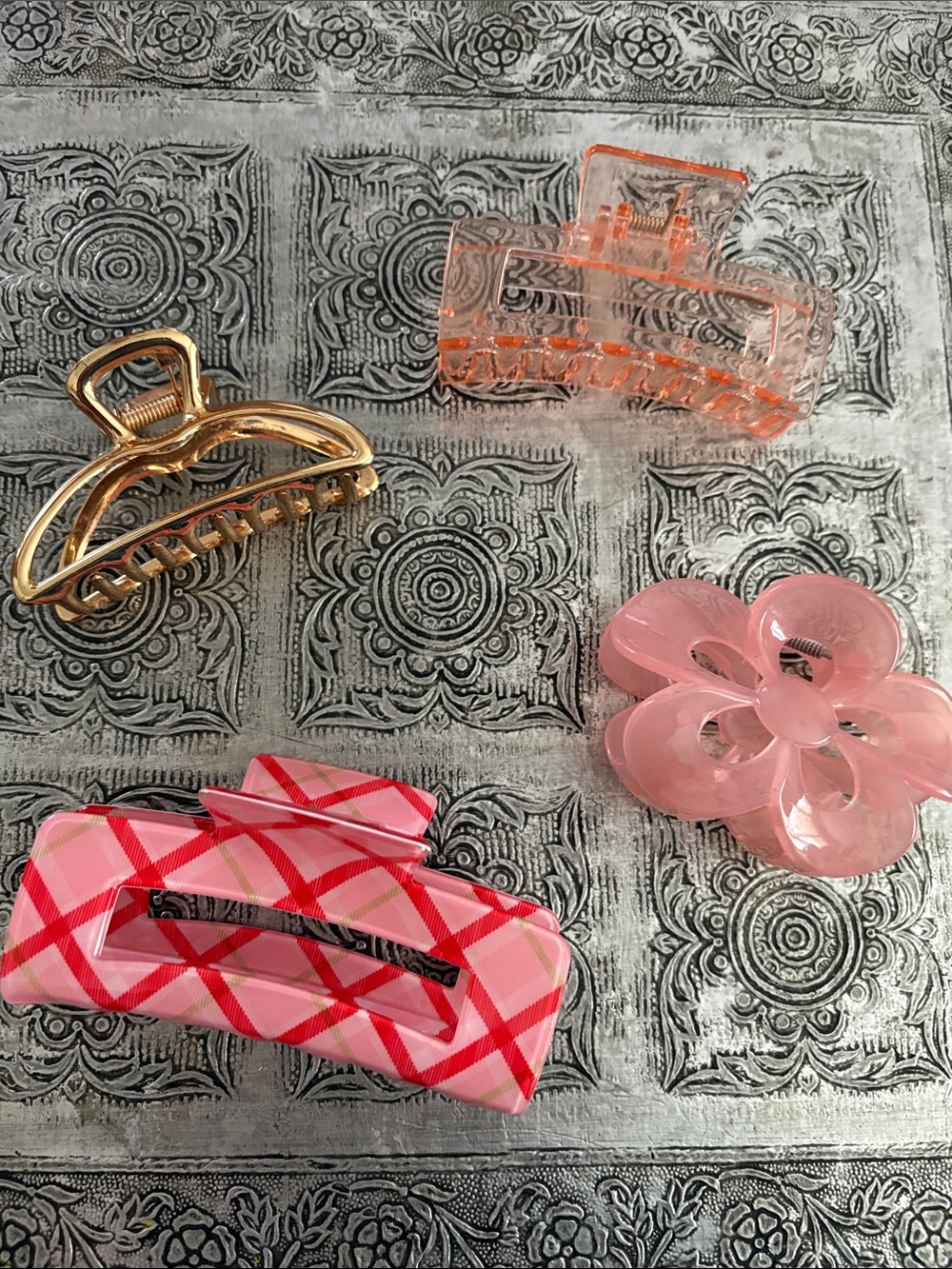 Women’s Pink Hair Claw Clip Set – Assorted Pink Styles